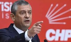 Özgür Özel’den CHP Genel Merkezi önünde kritik açıklama
