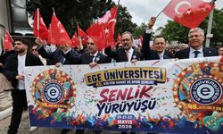 Kasapoğlu Ege Üniversitesi’nin 71. yıl dönümü törenine katıldı