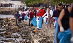 İzmir kıyılarında dikkat çeken operasyon! Günlerce sürecek