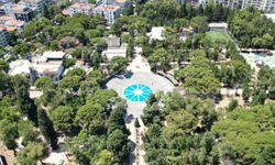 Bornova’da Büyükpark’ın simge havuzu yenilendi