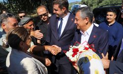 Özgür Özel, İzmir programına Bayındır'dan başladı