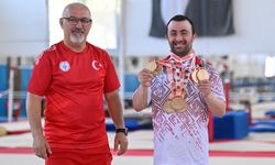 İzmirli özel sporcu Alper Öztürk dünya şampiyonasında tarih yazdı