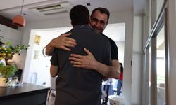 Ev hapsi kararı verilen Belediye Başkanı Onur Yiğit’e geçmiş olsun ziyareti