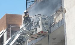 Karabağlar’da 6. kattaki dairede yangın