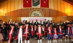 Kemalpaşa miniklerinin büyük günü: 55 kep havaya uçtu!