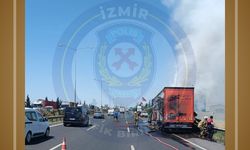 İzmir otoyolunda araç yangını