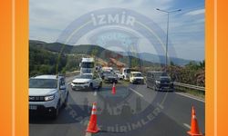 Buca yolunda arızalı çekici trafiği kilitledi!