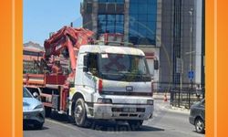 İzmir Fevzipaşa Bulvarı'nda arızalı vinç trafiği aksattı