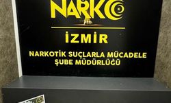 İzmir Havalimanı'nda yasaklı madde kuryesi yakalandı!