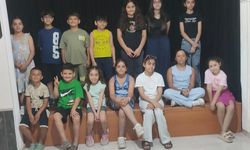 Depremin izlerini sanatla siliyorlar: Hataylı çocuklar tiyatroyla güçleniyor