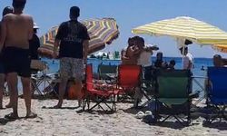 Çeşme’de plaj tartışması büyüdü: Şemsiye kavgası kamerada