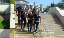 Eski emniyet müdürü parke taşı hırsızlığı iddiasıyla yakalandı!