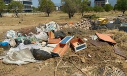 Kemalpaşa Belediyesi'nin arkasındaki görüntüler tepki çekti
