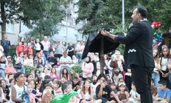 Çocuk Şenliği Gördes'i renklendirdi