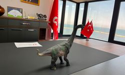 CHP'li gençlerden Nalbantoğlu'na 'dinozor' göndermesi
