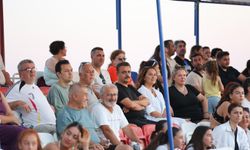 Dikili Belediyespor, U15 Plaj Voleybolu Turnuvası'nda şampiyon oldu