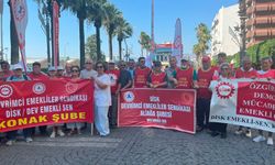 Emekliler Konak'ta ses yükseltti: "Sermayeye hizmet, emekliye sefalet!"