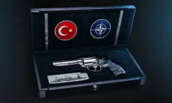 Erdoğan'dan NATO Zirvesi'nde dikkat çeken hediye: Özel üretim tabanca