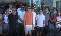 İzmir'de konut mağdurları firma önünde!