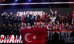 Şampiyon Sultanlar kupayla Türkiye'de!
