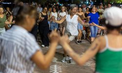 Konak'ta Gece Kermesi'ne gün batımı konseri eşlik etti