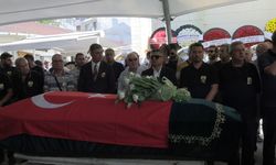 İzmir basınının acısı büyük: “Baba” lakaplı duayen gazeteci Çetin Gürel son yolculuğuna uğurlandı