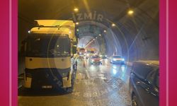 Bayraklı Tüneli'nde kaza: Trafik tek şeritten sağlanıyor!