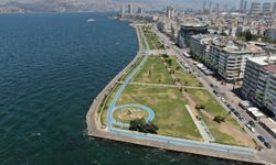 İzmir Kordon'da kavurucu sıcaklar sessizliği getirdi