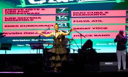 İzmir'de ücretsiz konserlere yoğun ilgi! Çimler doldu taştı