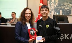 Başkan Ünsal’dan Karşıyaka’nın gururu genç şampiyonlara ödül