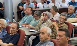 Karşıyaka'da kentsel dönüşüm toplantısına yoğun ilgi
