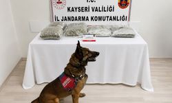 Otomobilinde 5 kilo esrar bulunan CHP'li meclis üyesi tutuklandı