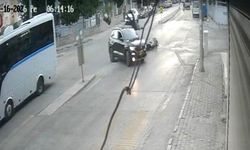 Buca’da motosiklete çarpıp kaçan otomobil kamerada!