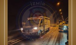 İzmir'de Bayraklı Tünelleri'nde araç yangını: Trafik geçici olarak kapatıldı