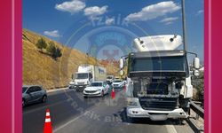 İzmir otoyolu'nda trafik kazası:1,5 kilometrelik araç kuyruğu