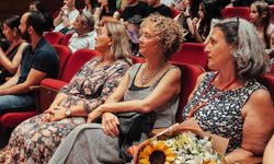 Gençlerin ortak hikâyesi İzmir’de sahneye taşındı!
