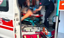 Motosiklet önce servise ardından tıra çarptı