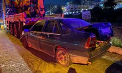 Park halindeki vince çarpan otomobilde 1 kişi yaralandı