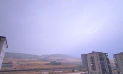 Gaziantep’te şimşek fırtınası geceyi aydınlattı