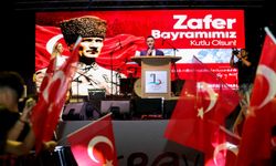Bayraklı’da 30 Ağustos coşkusu Emre Aydın’la zirve yaptı