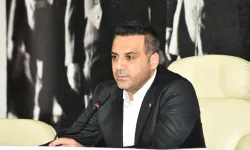 İzmir’de belediye başkanının makam aracı kurşunlandı!