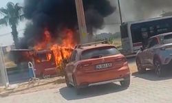 Buca'da otomobil alev alev yandı!