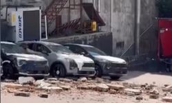 Kağıthane’de duvar otoparka çöktü: 12 sıfır araçta 30 milyon liralık zarar