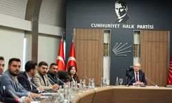 Kılıçdaroğlu, CHP Gençlik Kolları yönetimiyle buluştu