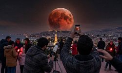 Gözler gökyüzünde! Kanlı Ay saat kaçta görülecek?