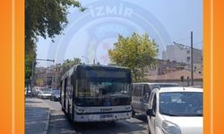 İzmir'de trafik uyarısı: Atatürk Caddesi’nde ESHOT otobüsü arızalandı