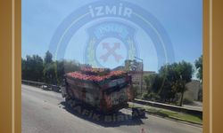 Kamyonun arka tekerlekleri çıktı, İzmir trafiği felç oldu
