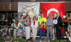 Güzelbahçe’de kurtuluş coşkusu fener alayıyla taçlandı
