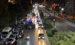 Makas atan otomobil 5 araca çarptı, sürücü kaçtı