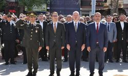 Menemen’de 9 Eylül coşkusu Cumhuriyet Meydanı’na taştı